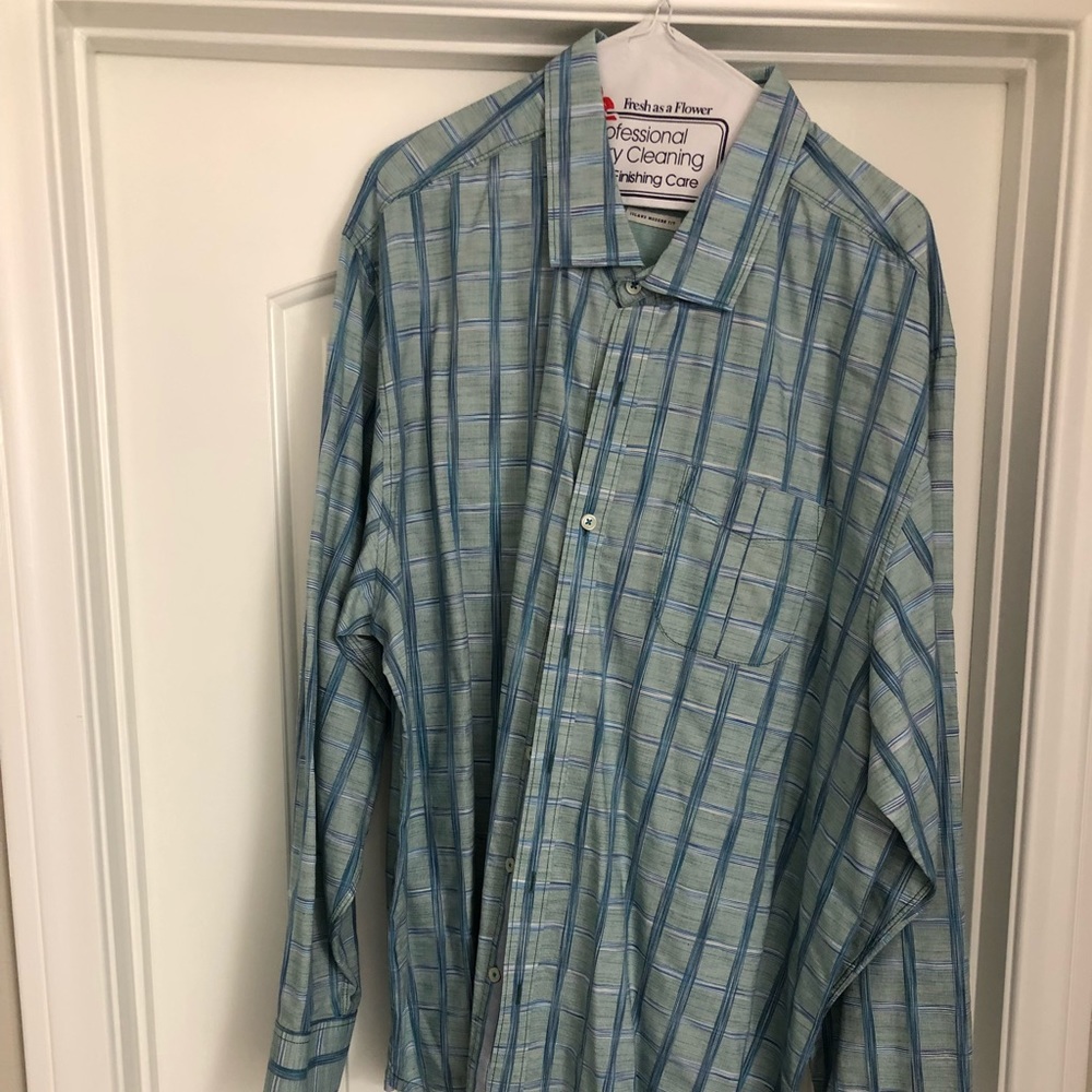 Tommy Bahama Button Down